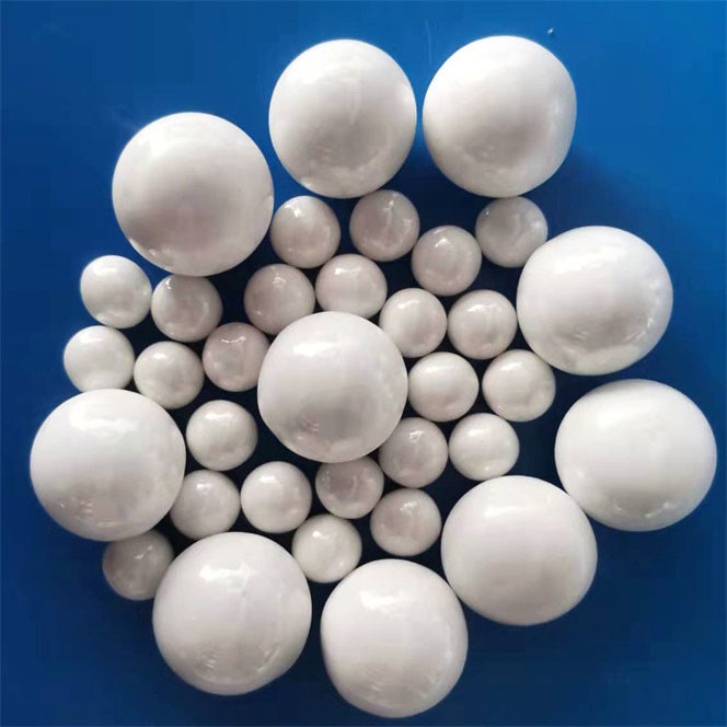 การสูญเสียการใช้งานที่ต่ํา 95% ZrO2 Zirconia สื่อการบด กระบวนการซินเตอร์ 6.0g/cm3 ความหนาแน่น